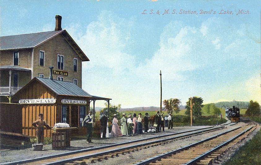 Devil's Lake Depot and train